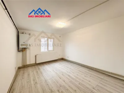 Garsoniera renovata, etaj 2, str. Berzei - foto 3