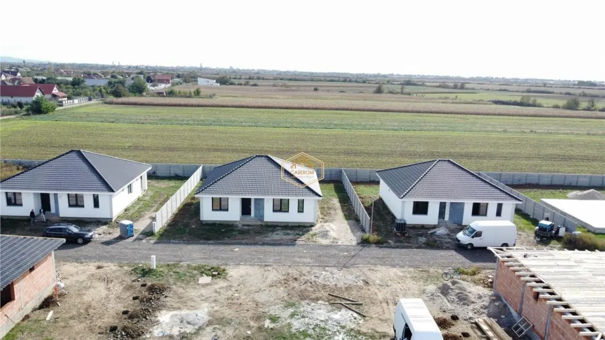 Casa ta de vis in Lazuri | Confort modern la doar 10 minute de Satu Mare - foto 2
