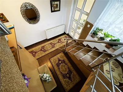 VIDEO | Casa cu 5 camere si curte ingrijita | Ideala pentru o familie | Lucian Blaga - foto 8