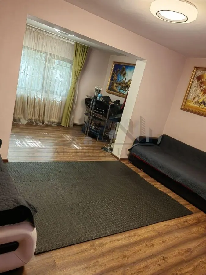 Apartament 3 camere Podu de Piatra - foto 1