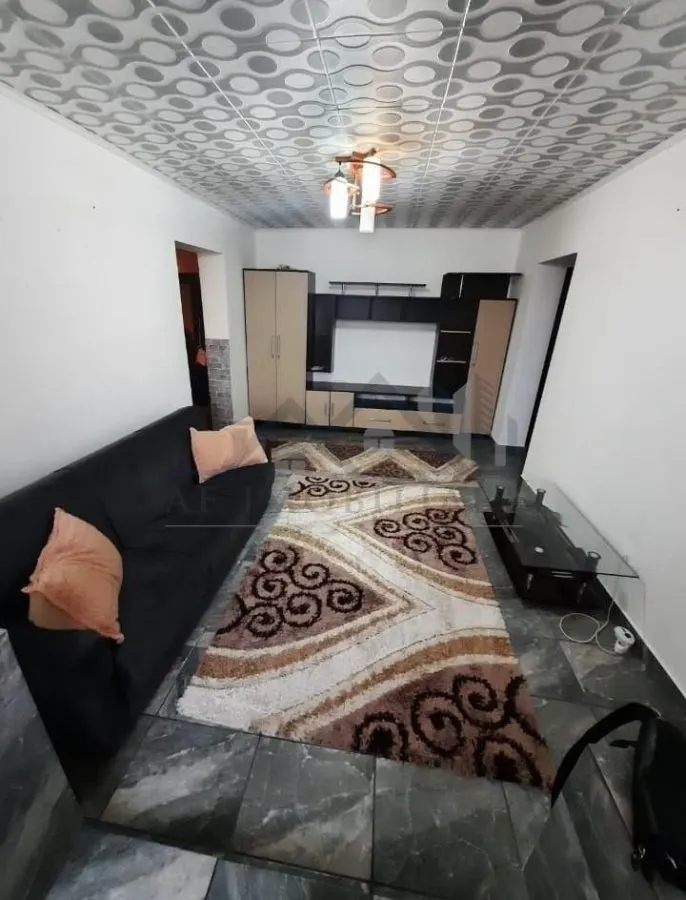 Apartament 3 camere Podu Ros - foto 1