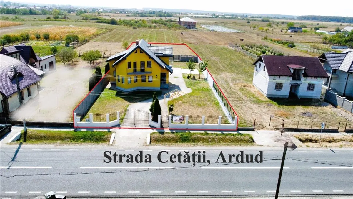 Proprietate cu 4 camere in vecinatatea Cetatii Medievale - foto 1