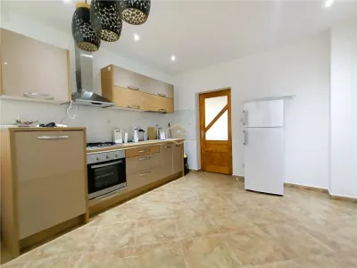Proprietate cu 4 camere in vecinatatea Cetatii Medievale - foto 11