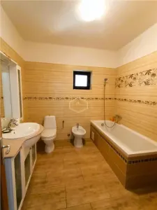 Proprietate cu 4 camere in vecinatatea Cetatii Medievale - foto 14