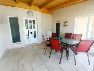 Proprietate cu 4 camere in vecinatatea Cetatii Medievale - foto 18