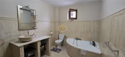 Casa complet mobilata si utilata cu 5 dormitoare | Localitatea Odoreu | Teren 859 mp - foto 22