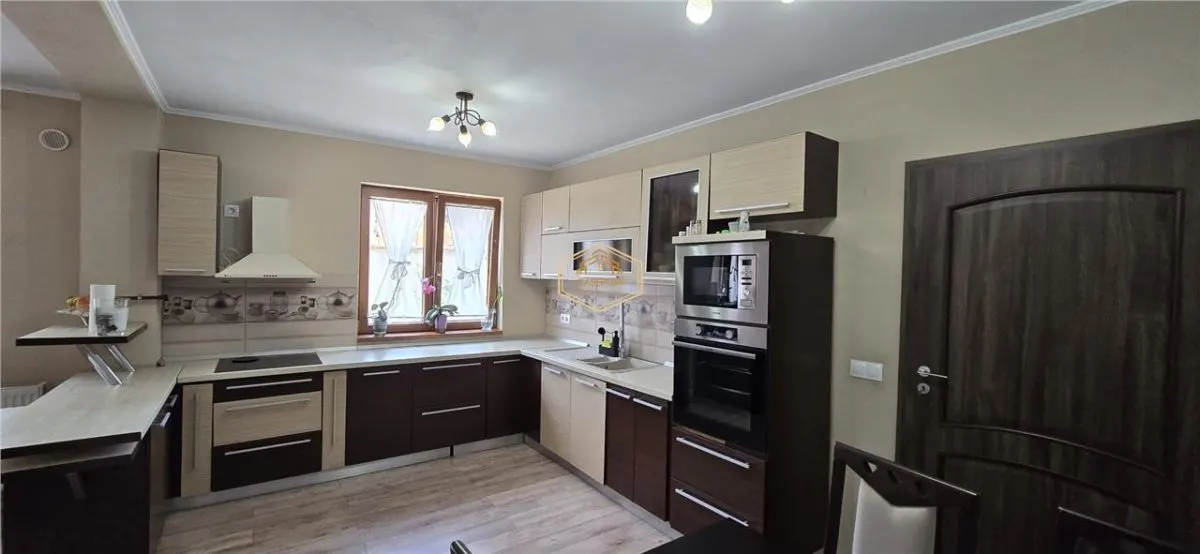 Casa complet mobilata si utilata cu 5 dormitoare | Localitatea Odoreu | Teren 859 mp - foto 6