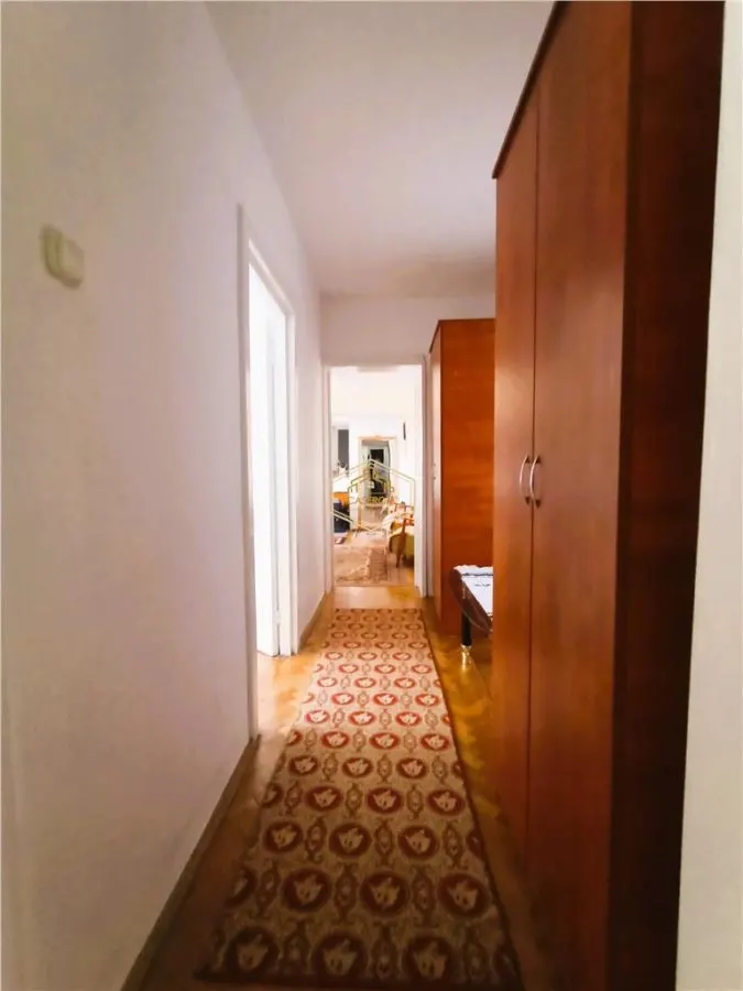 Apartament 4 camere ideal pentru familie sau elevi | Piata 25 Octombrie - foto 5