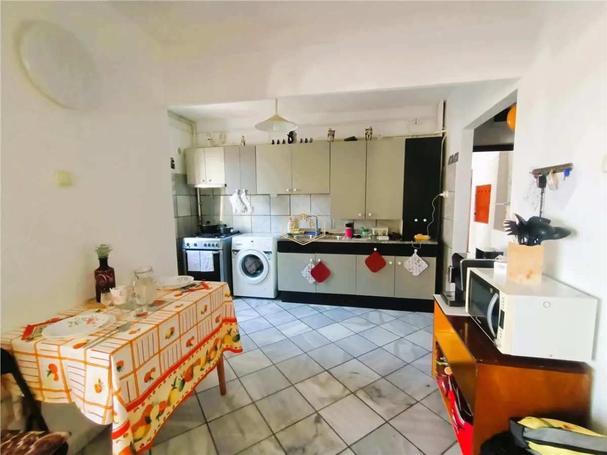 Apartament 4 camere ideal pentru familie sau elevi | Piata 25 Octombrie - foto 8