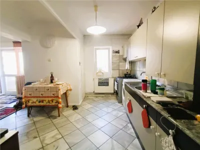 Apartament 4 camere ideal pentru familie sau elevi | Piata 25 Octombrie - foto 9