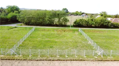 VIDEO | Priveliste de vis | Ultima parcela de casa imprejmuita | Drum asfaltat, utilitati - foto 5