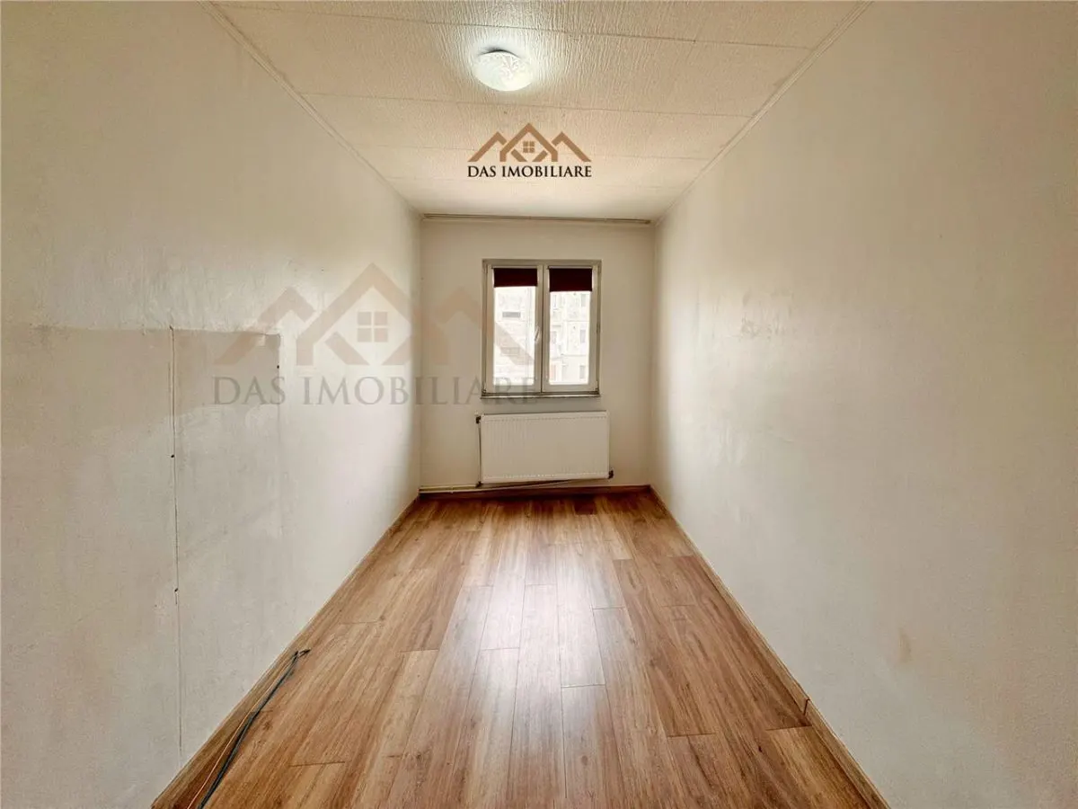 Garsoniera  etaj 3, str. Dragos Voda - foto 3