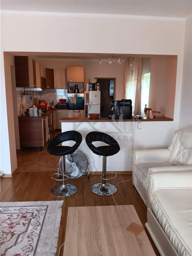 Tomesti  Vila P+E SU=236mp 5 dormitoare living doua bai garaj TEREN 1347mp amenajat - foto 4