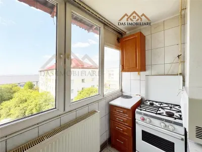 Dragos Voda, etaj 4, garsoniera decomandata - foto 4