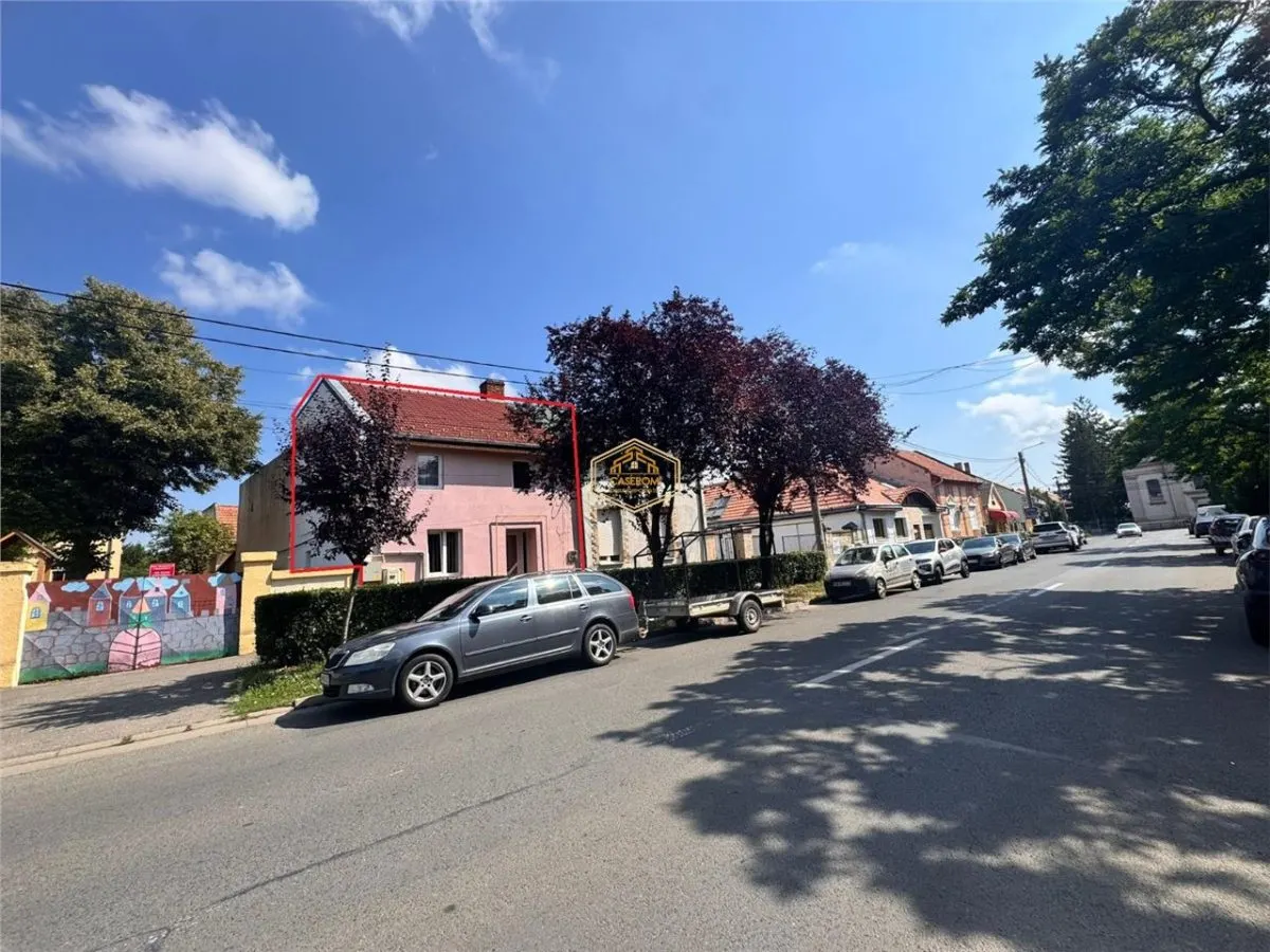 Casa compusă din  2 apartamente cu acces separat | zona semicentral? | B-dul Unirii | - foto 1
