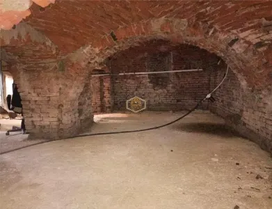 Casa compusă din  2 apartamente cu acces separat | zona semicentral? | B-dul Unirii | - foto 19