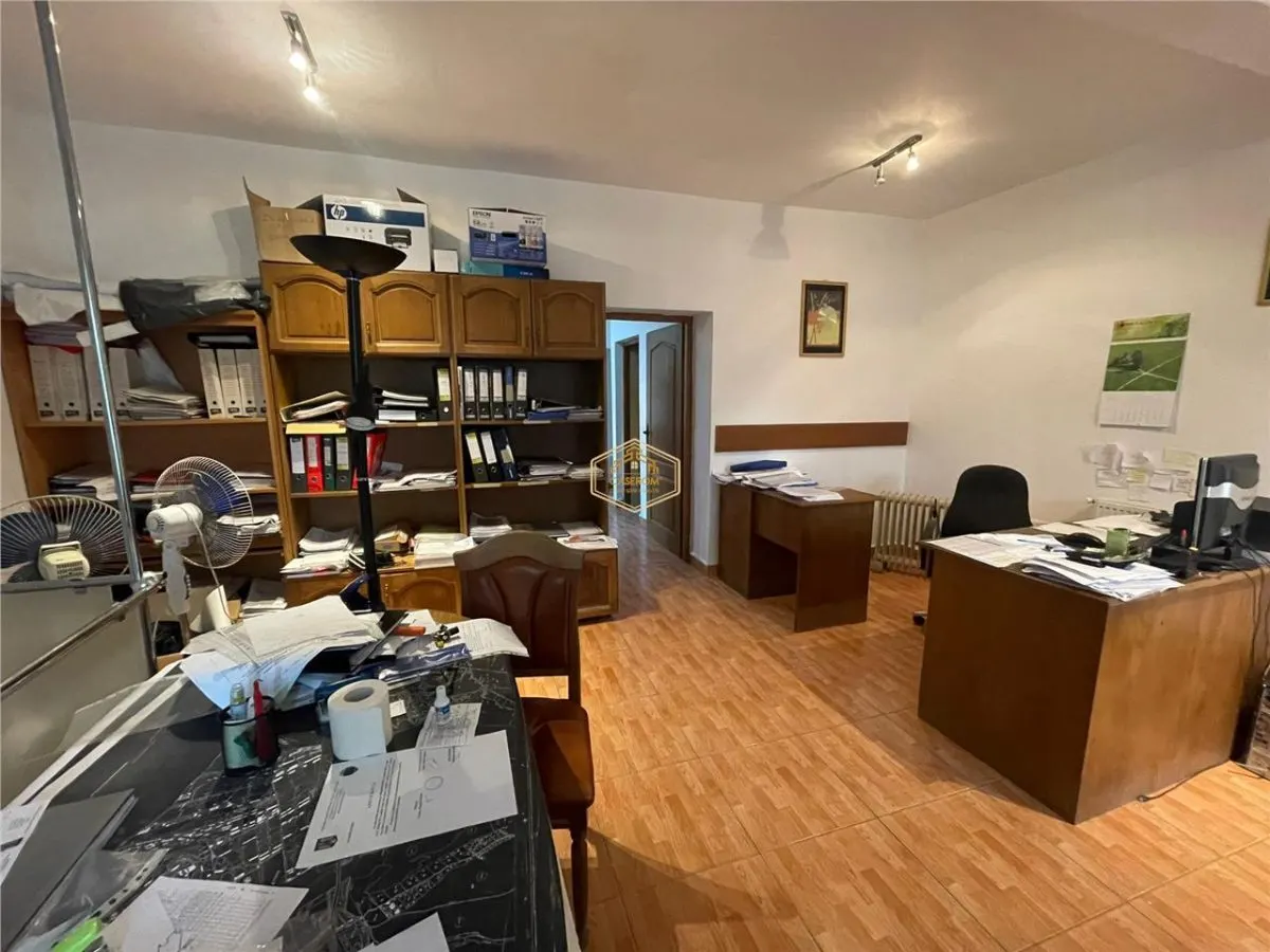 Casa compusă din  2 apartamente cu acces separat | zona semicentral? | B-dul Unirii | - foto 3