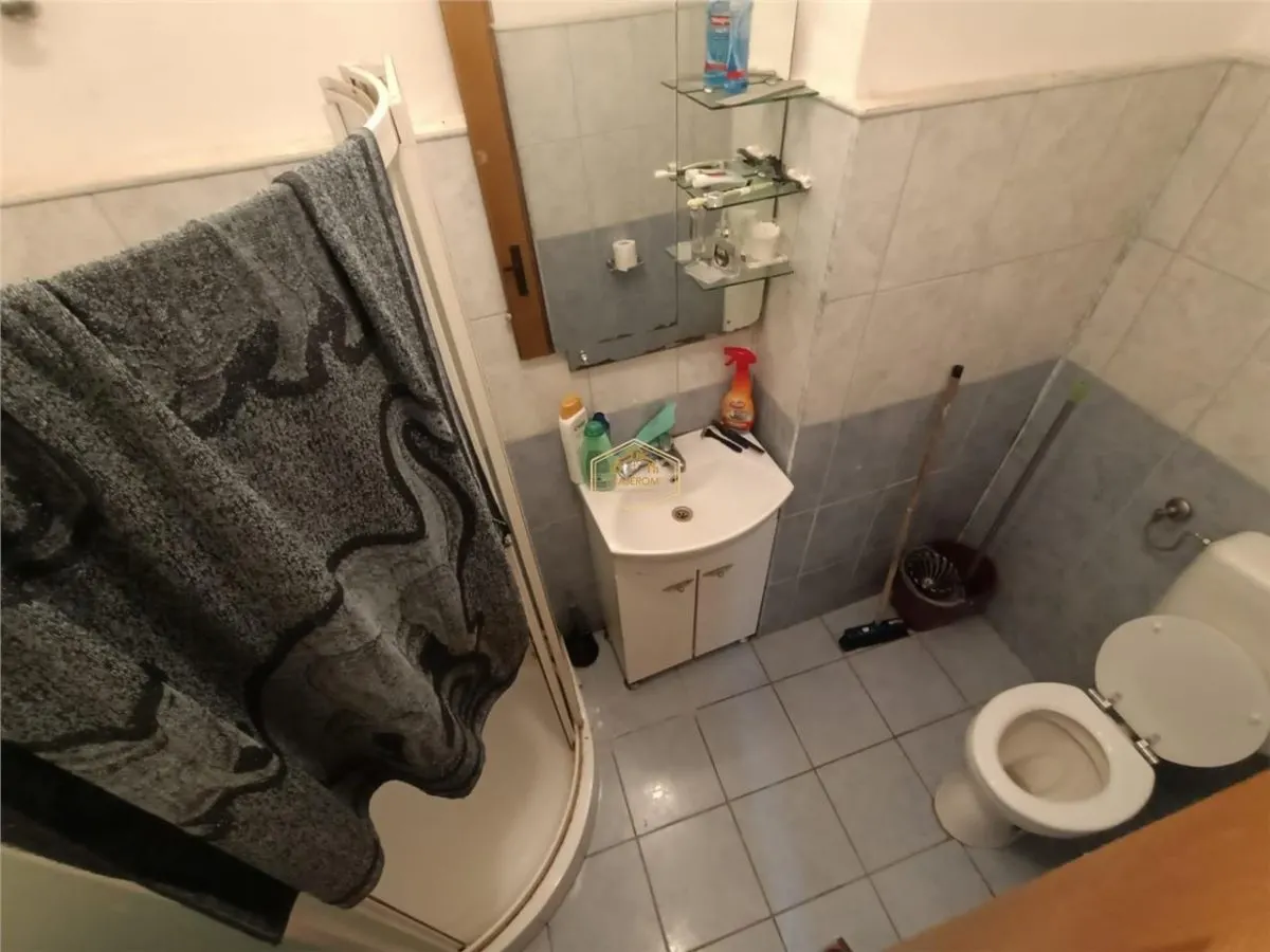 Casa compusă din  2 apartamente cu acces separat | zona semicentral? | B-dul Unirii | - foto 8