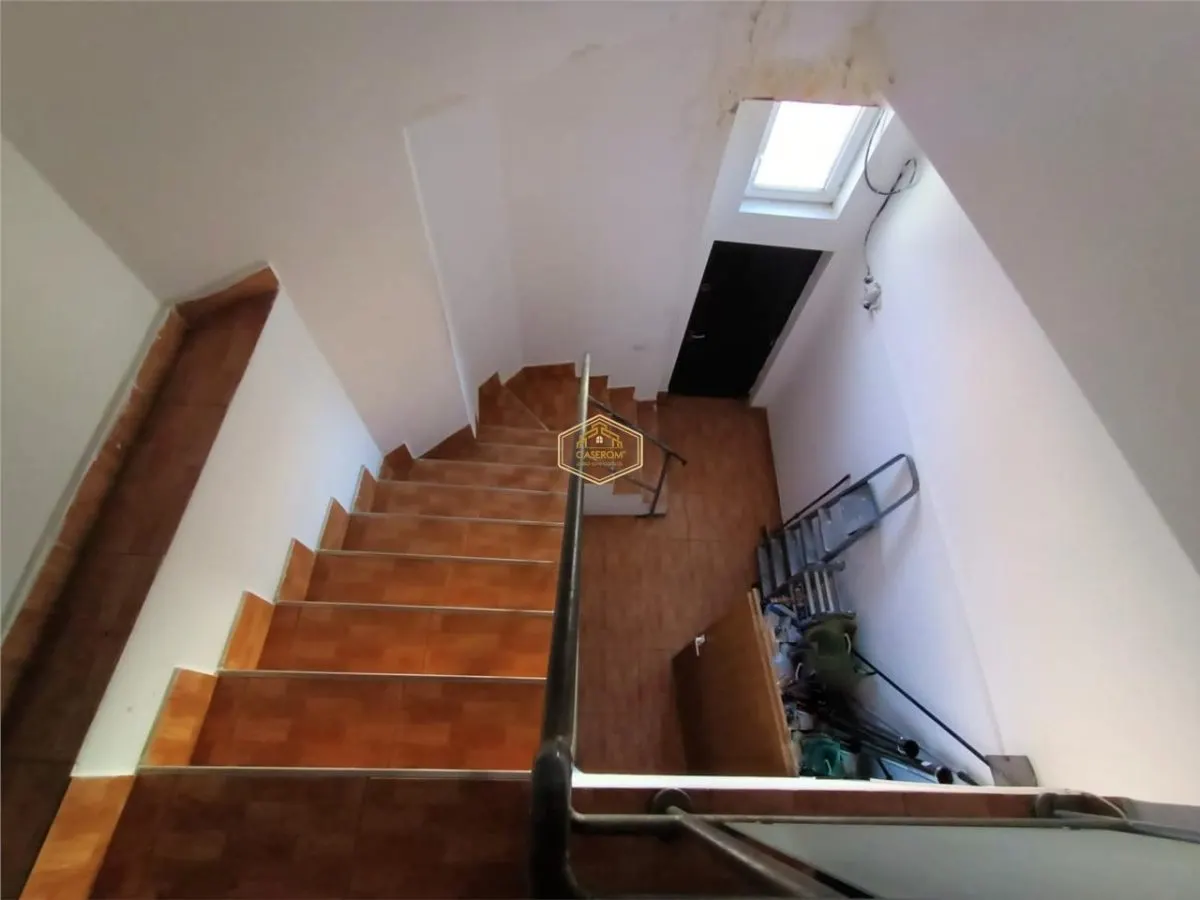 Casa compusă din  2 apartamente cu acces separat | zona semicentral? | B-dul Unirii | - foto 9