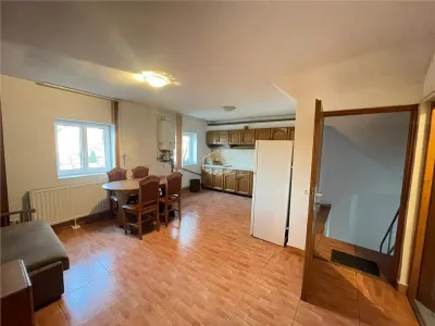 Casa compusă din  2 apartamente cu acces separat | zona semicentral? | B-dul Unirii | - foto 10