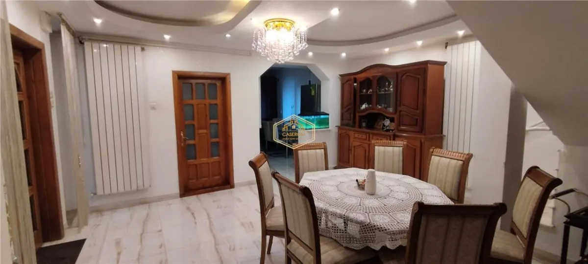 Casa individuala 5 camere | Teren 300 mp | Ideala pentru 2 familii - foto 1