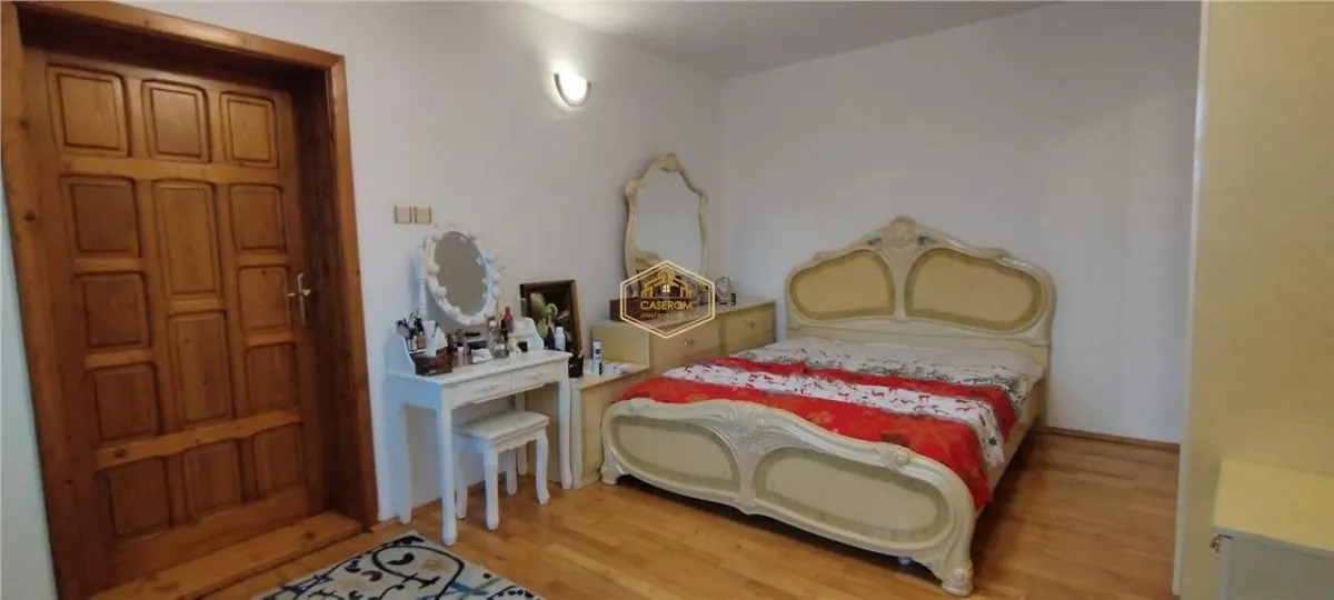 Casa individuala 5 camere | Teren 300 mp | Ideala pentru 2 familii - foto 8