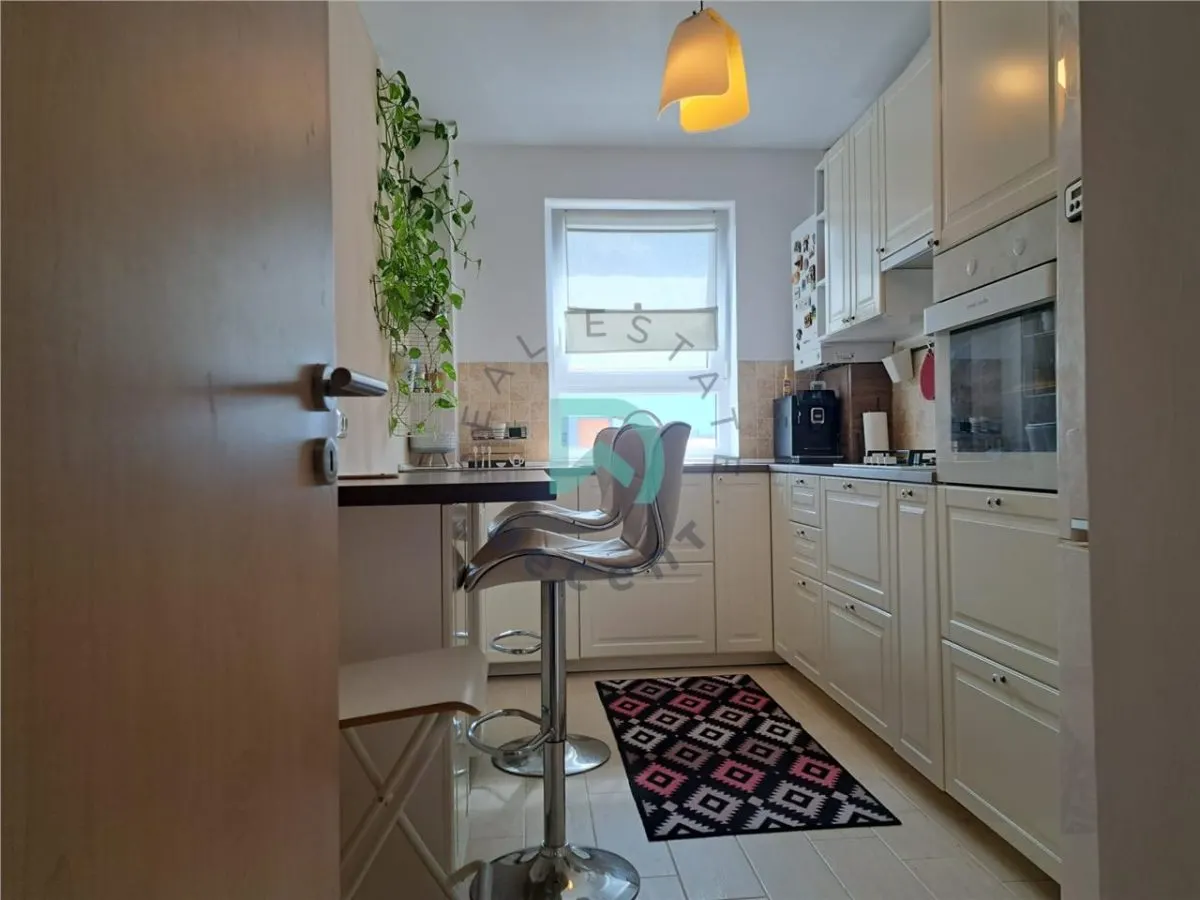 Apartament 3 camere, Tractorul, loc de parcare - foto 1
