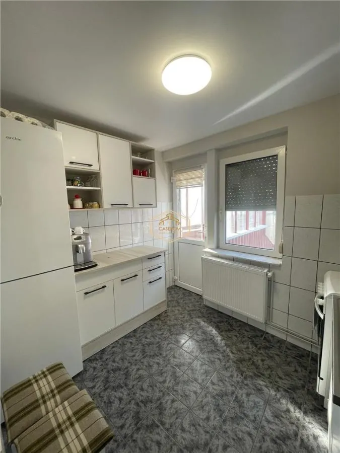 Apartament cu 2 camere + cladire P+M cu 2 unitati locative - foto 1