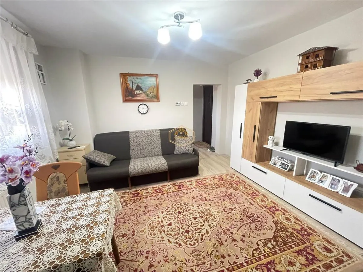 Apartament cu 2 camere + cladire P+M cu 2 unitati locative - foto 5