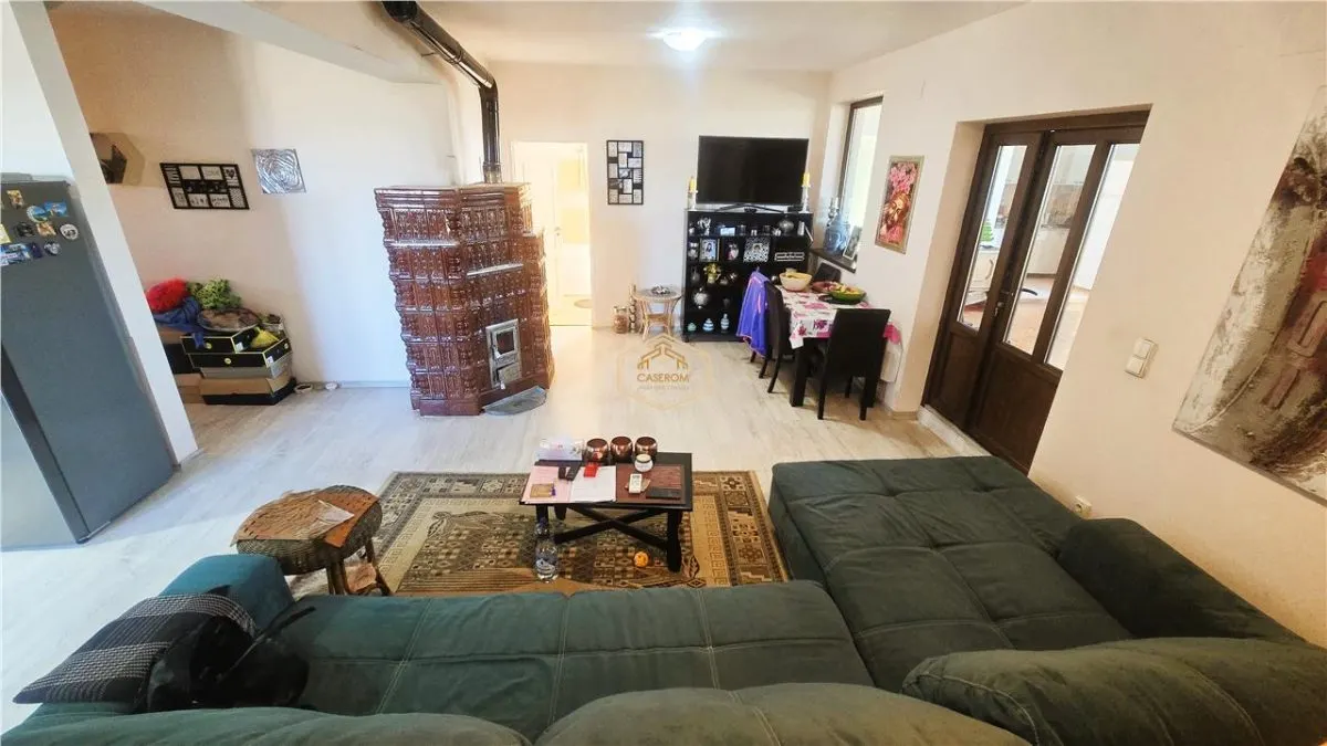 VIDEO | Vila spatioasa cu 6 camere, crama si teren generos | Bercu Rosu - foto 14
