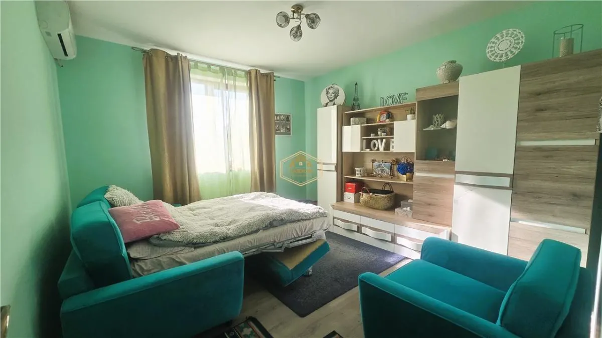 VIDEO | Vila spatioasa cu 6 camere, crama si teren generos | Bercu Rosu - foto 8