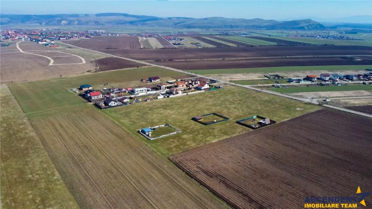 Teren intravilan 18.200mp, cu PUZ si PUD, ideal constructi case, Bod, Brasov. - foto 7