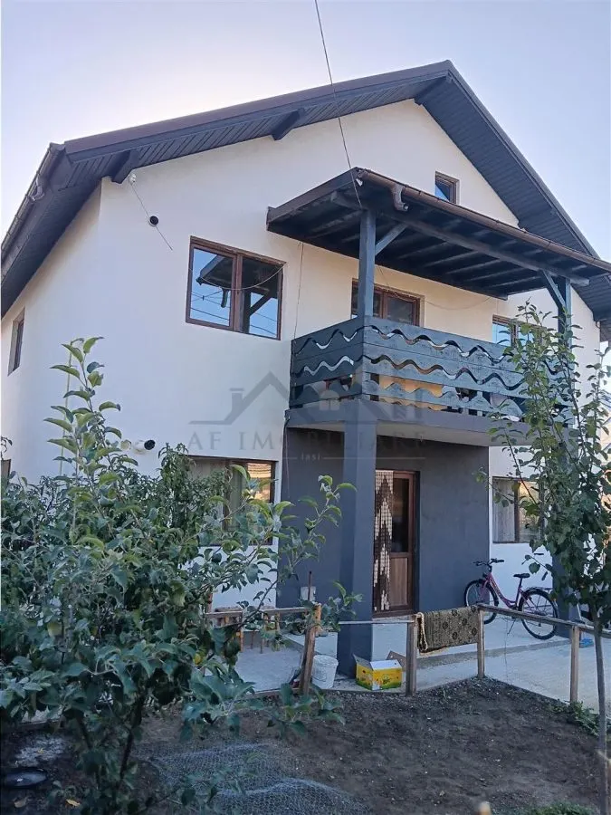 Lunca Cetatui Vila P+ E su=193mp centura iasi pot locui doua familii - foto 4
