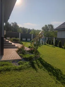 Barnova VILA LUX in spatele Primariei zona exclusivista cu padure - foto 5