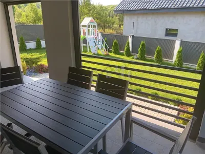 Barnova VILA LUX in spatele Primariei zona exclusivista cu padure - foto 7