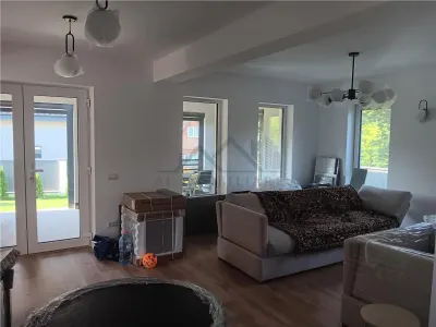 Barnova VILA LUX in spatele Primariei zona exclusivista cu padure - foto 9