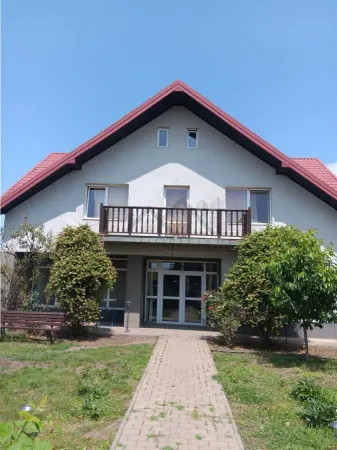 Casă 10 camere Valea Lupului - poza 2