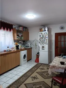Horpaz Vila P+M 206mp Teren 655mp la 500ml de intrarea in Horpaz pot locui doua familii - foto 8