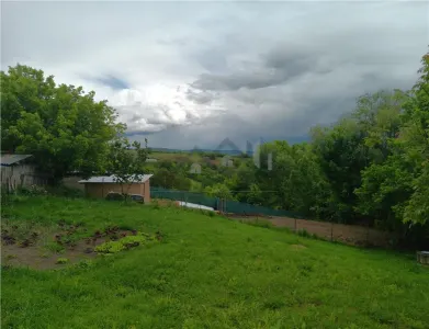 Ciurbesti TEREN 1347mp cu casa batraneasca 61mp utilitati trase panorama superba - foto 3