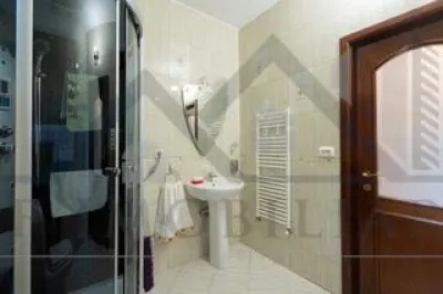 Tatarasi  str. Stejar  Vila Lux 200mp anul 2010 teren 426mp - foto 15