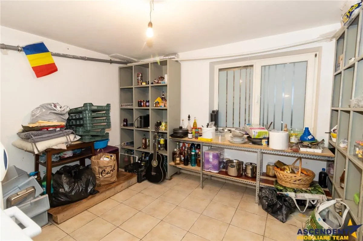 Resedinta cu atmosfera familiara,peisaj imersiv,amplasare premium,Zarnesti,Brasov - foto 16