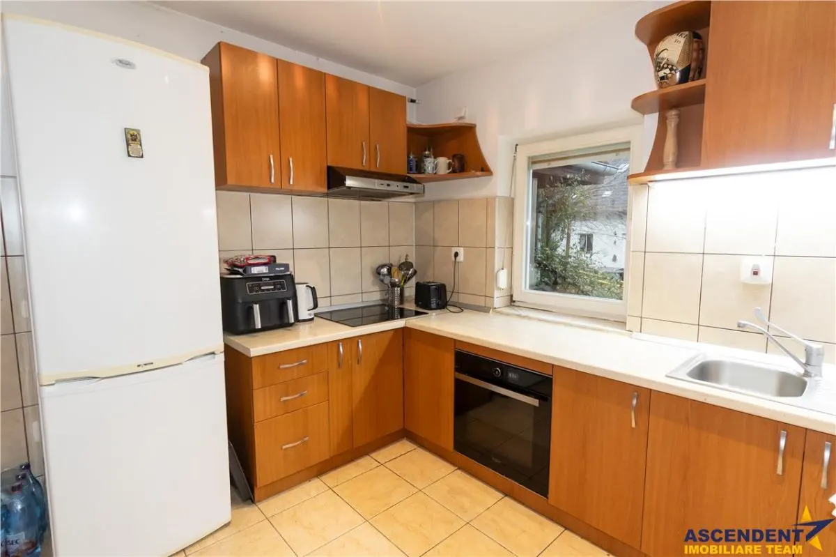 Resedinta cu atmosfera familiara,peisaj imersiv,amplasare premium,Zarnesti,Brasov - foto 19
