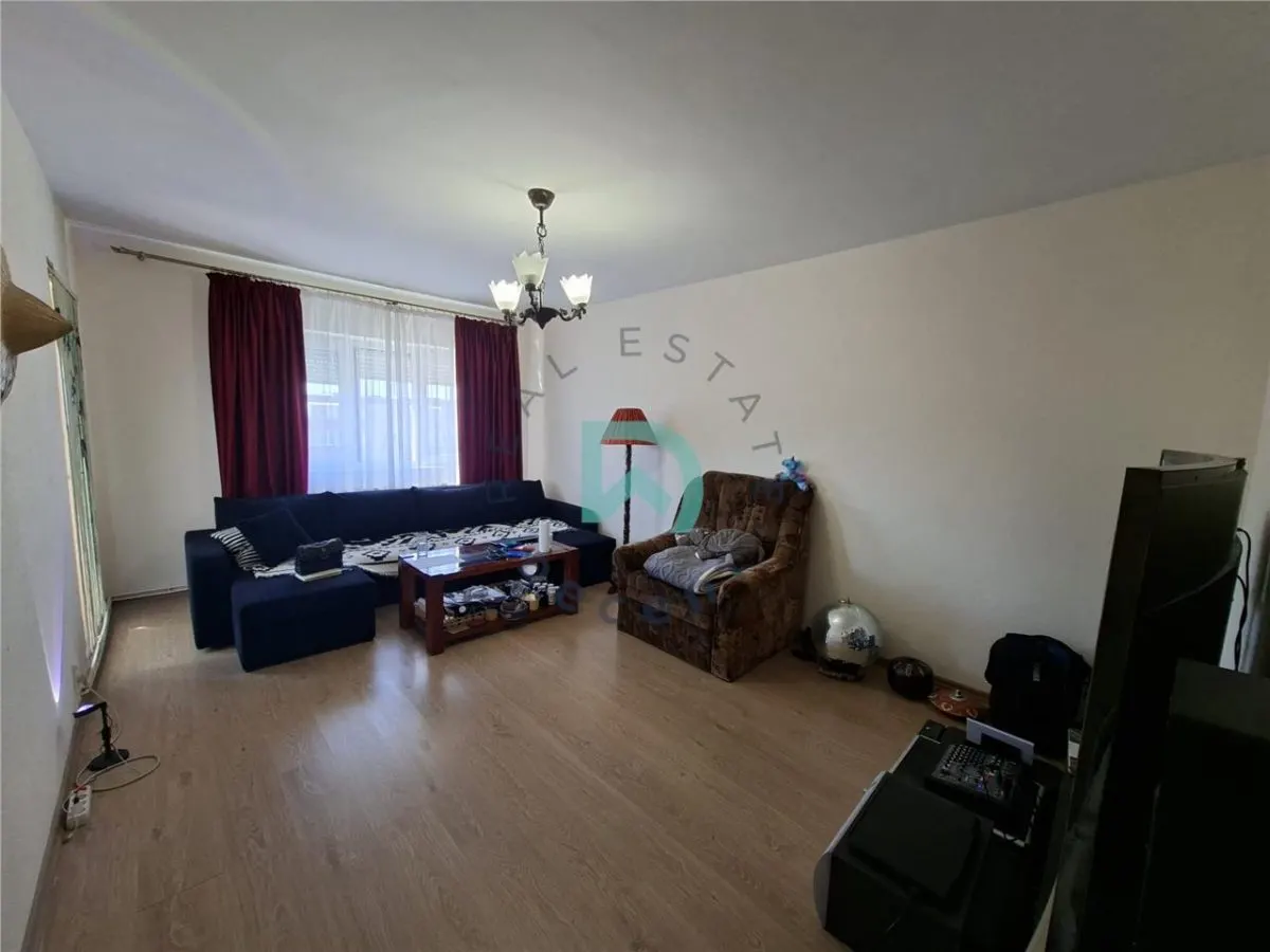 Apartament  3 camere, 74 mp, Triaj - foto 1