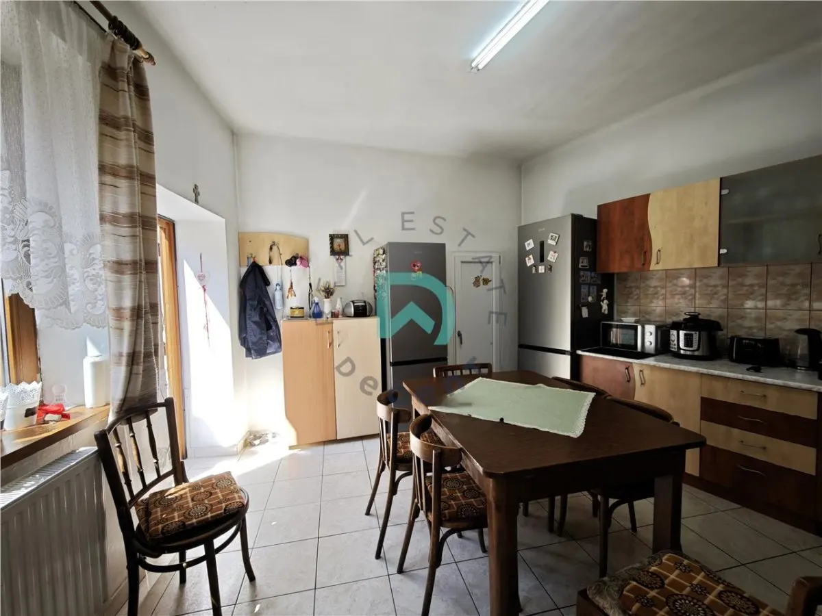 Apartament in casa   Piata Unirii Brasov - foto 11