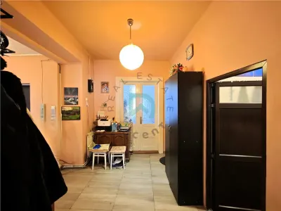 Apartament in casa   Piata Unirii Brasov - foto 14