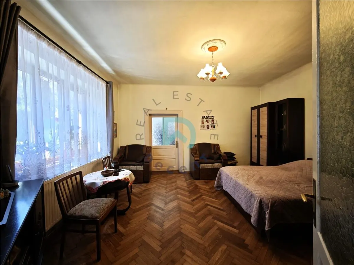 Apartament in casa   Piata Unirii Brasov - foto 4