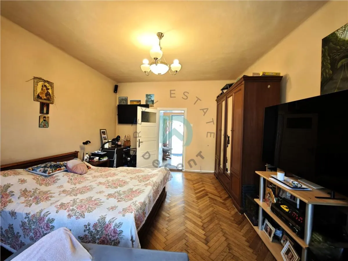 Apartament in casa   Piata Unirii Brasov - foto 6