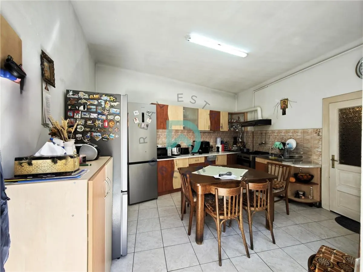 Apartament in casa   Piata Unirii Brasov - foto 9
