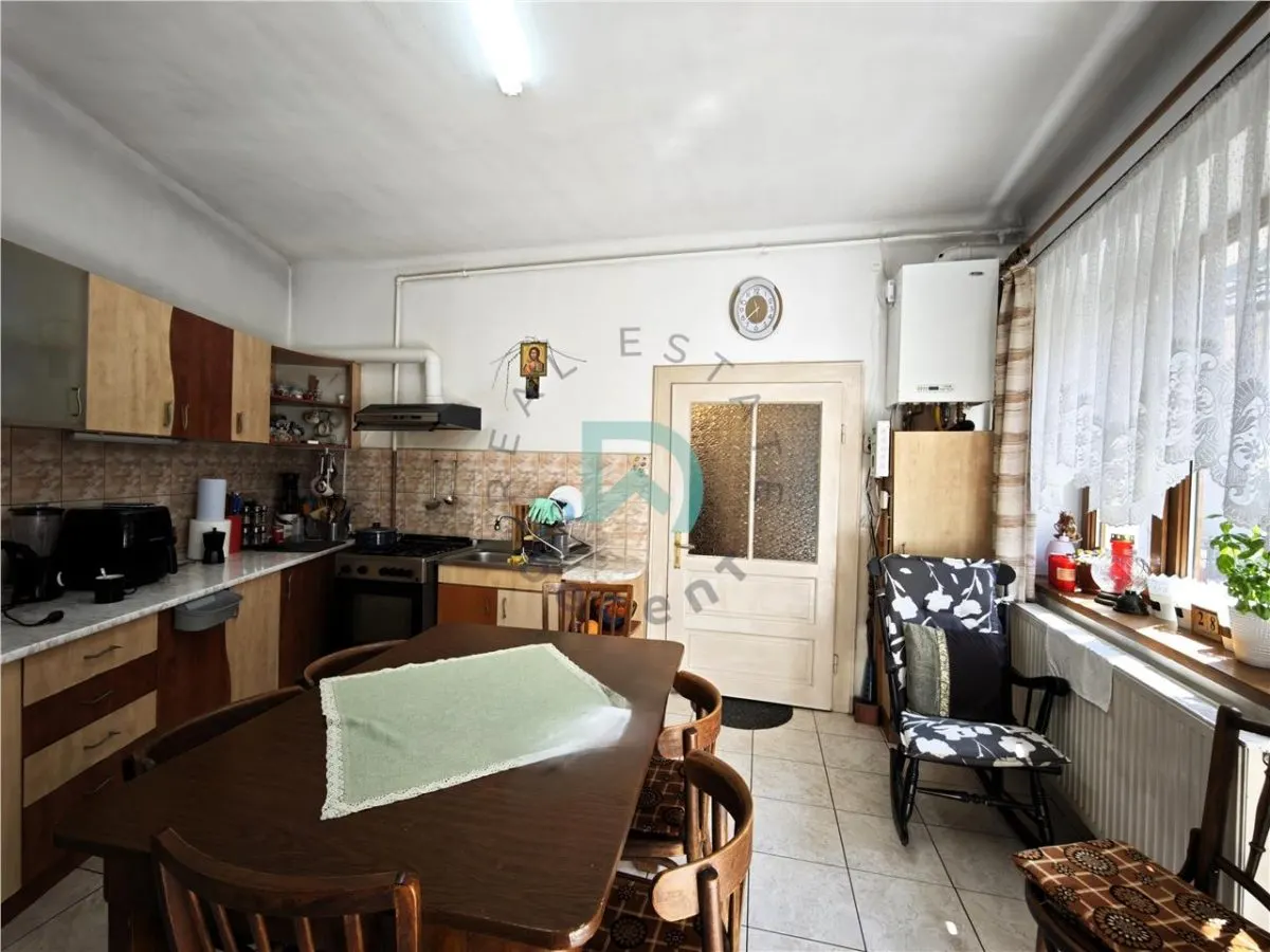 Apartament in casa   Piata Unirii Brasov - foto 10