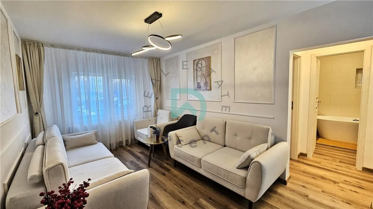 Apartament 4 camere, Centrul Civic, Brasov - foto 1